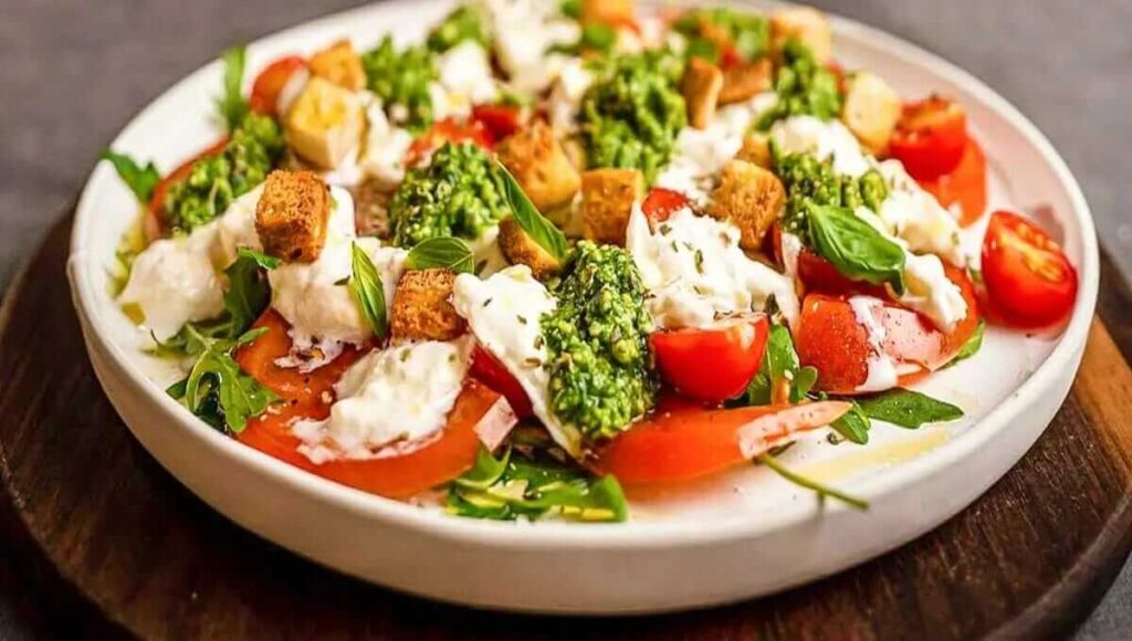 Salada Caprese com Pesto de Manjericão