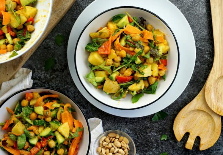 Salada de Batata Doce Assada com Grão-de-Bico